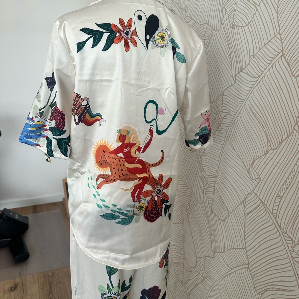 Floral Embroidered Two-Piece Set - Picture 4 of 5